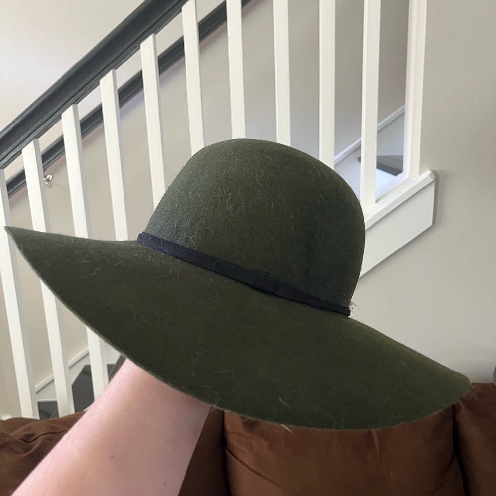 100% Wool Hat | Green with black detail